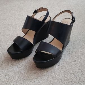 Strapped wedge sandal